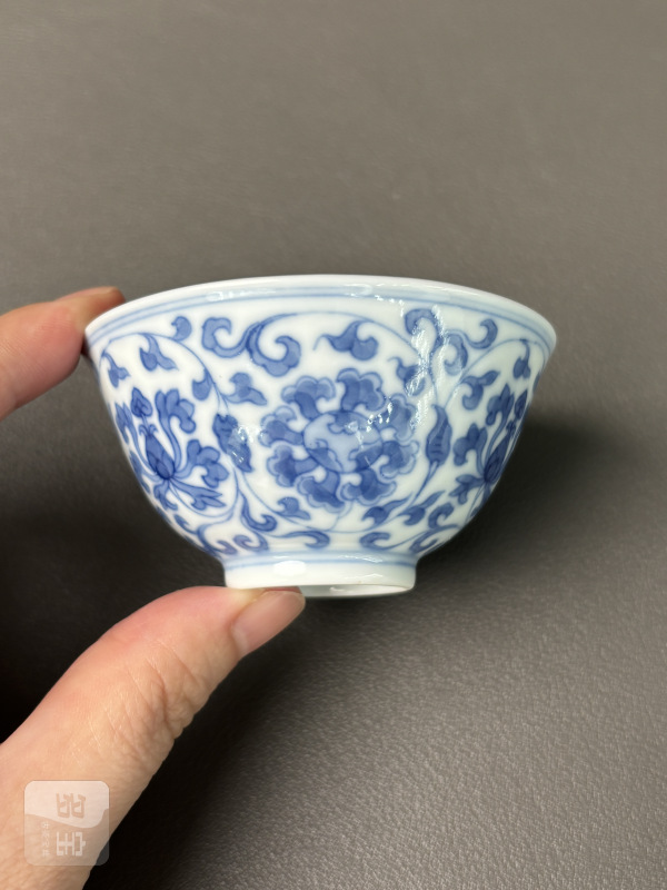 清雍正 青花缠枝宝相花纹杯一对 - 图3